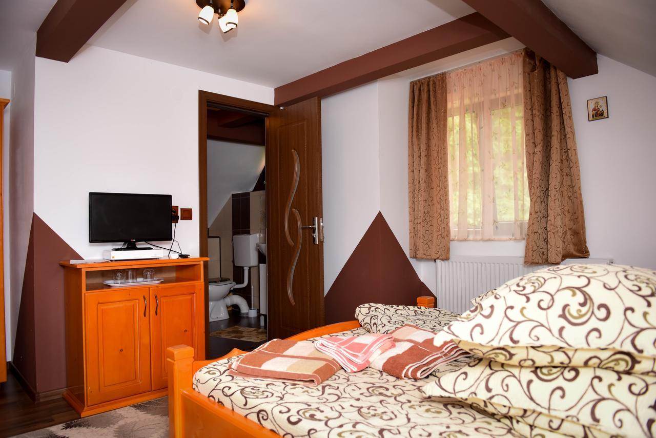Casa Edy Hotel Colibita Bagian luar foto